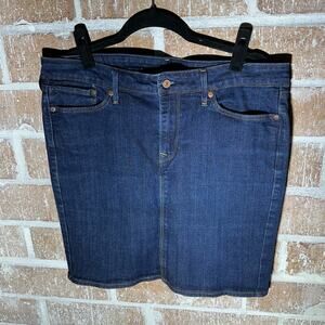 Levi’s Denim Dark Wash Jean Short Skirt Women’s Sz 14